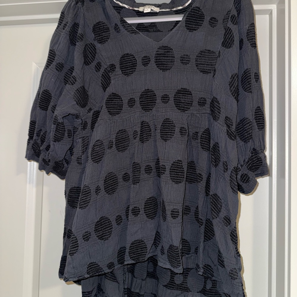 Texture dotted Black Blouse
